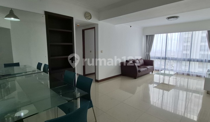 Taman Anggrek Condo2+1, Rapi , Disewakan Cepat Apartemen Disa 2 Kamar Tidur Furnished Bagus