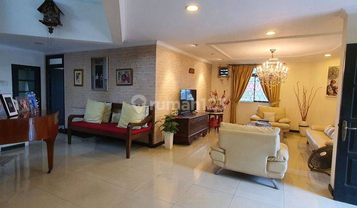 Rumah Luxury Hommy,terawat,taman Luas,recomended Rumah 2 Lantai Shm Bagus Timur Laut