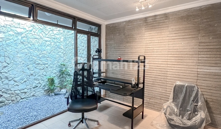 Bisa KPR, Rumah, 2 Lantai, SHM, Dekat Taman Kota, Dekat Akses Tol, 2