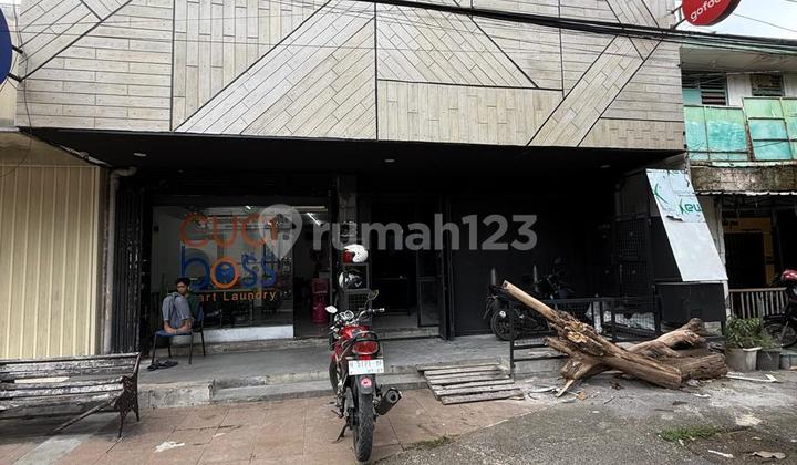 Commercial Space, Restaurant, Cafe, etc., in front of school, city center, quick sale. Business space at Anak Panah Kopi M. T. Haryono, Jl. M. T. Haryono No. 681, Wonodri, South Semarang, Semarang City, Central Java, Indonesia, 50242. Wonodri, 327.0 m², unfurnished, HGB.