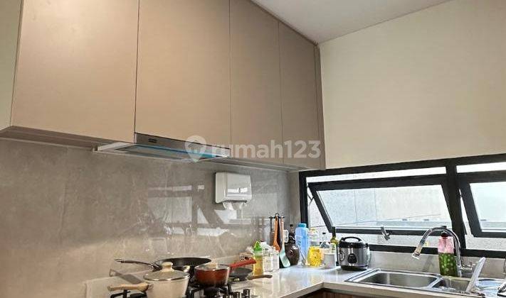 dapur rumah mewah asri hadap taman