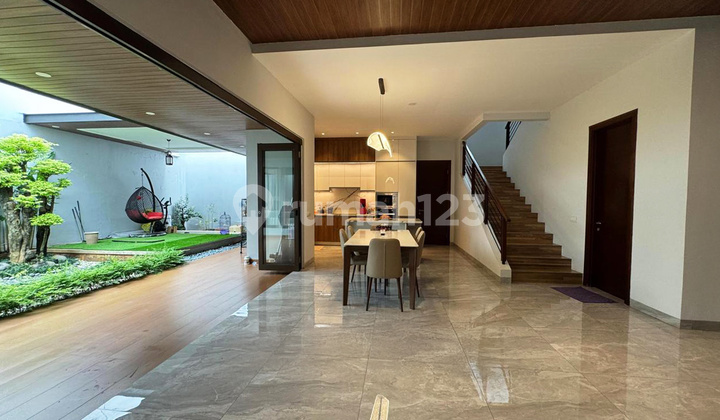 Rumah Mewah Shm Kawasan Hijau Fasilitas Lengkap Lokasi Dekat Tol di BSD The Green 1