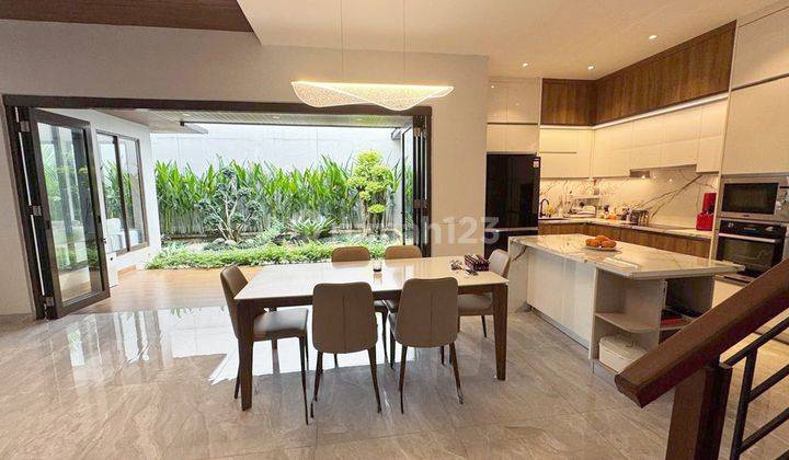 Rumah Mewah Shm Kawasan Hijau Fasilitas Lengkap Lokasi Dekat Tol di BSD The Green 2