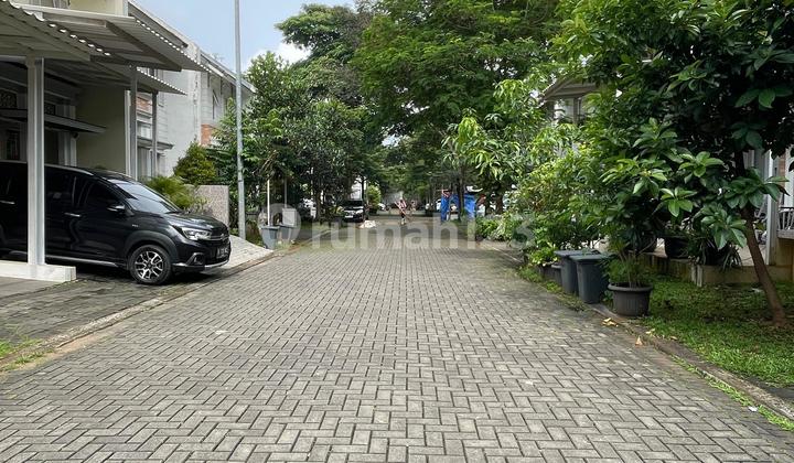 2-Story Hyland Greenwich House in Bsd City 2