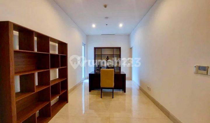 Pakubuwono Signature For Rent 4 Bedroom + 1 Study Room With Large Island Pantry And Separate Kitchen 2