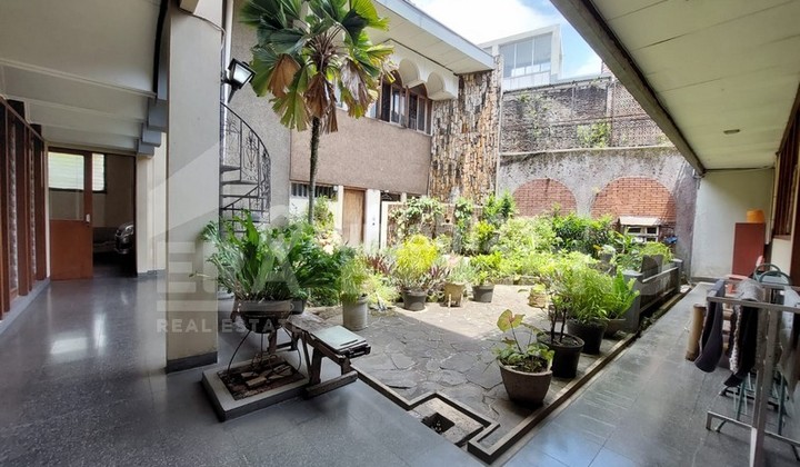 Di Jual Rumah Terawat Lokasi Sayap Riau Strategis 2