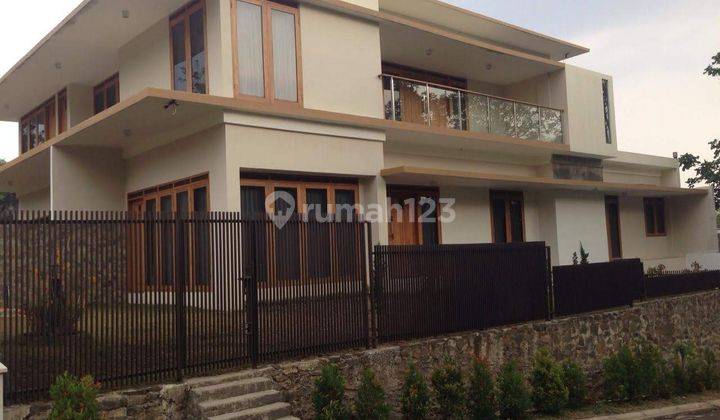 Di jual cepat Rumah di Dago citra green 3 Lantai Bagus furnish 1