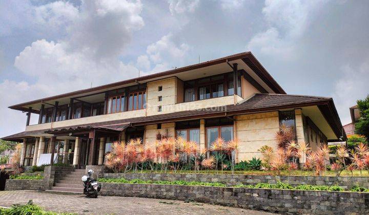 Di jual rumah besar lux kawasan sejuk bandung utara 1