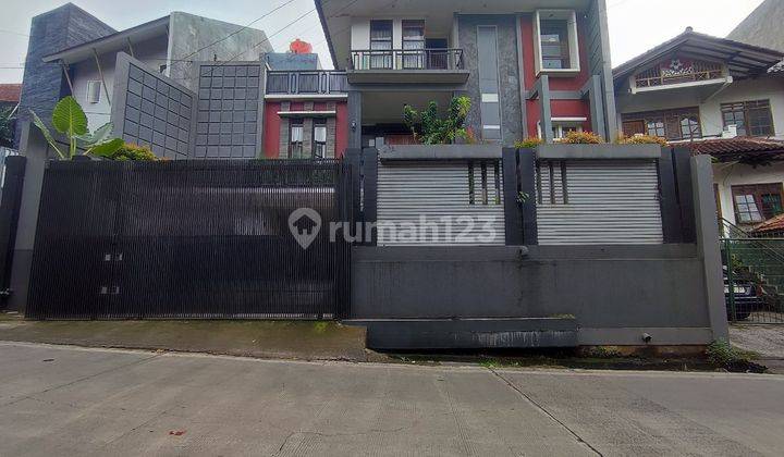 Di Jual Rumah Terawat Pinggir Jalan Cigadung Strategis 1