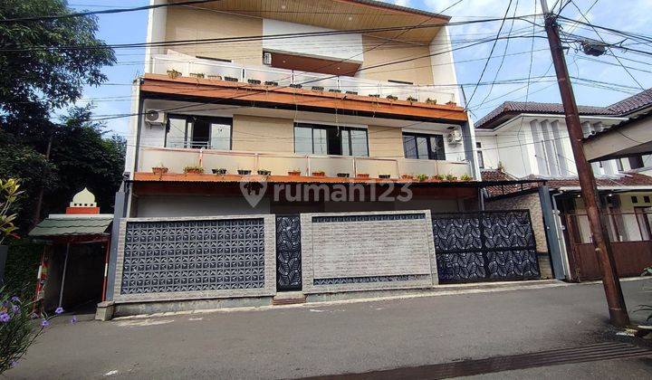 Di jual rumah lux 3 lantai fullfurnish tinggal bawa koper saja 1