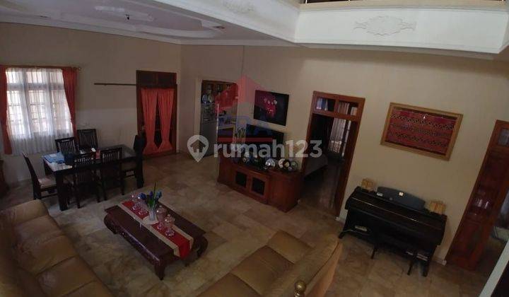 Di Jual Rumah Terawat Lokasi Pusat Kota Strategis 2