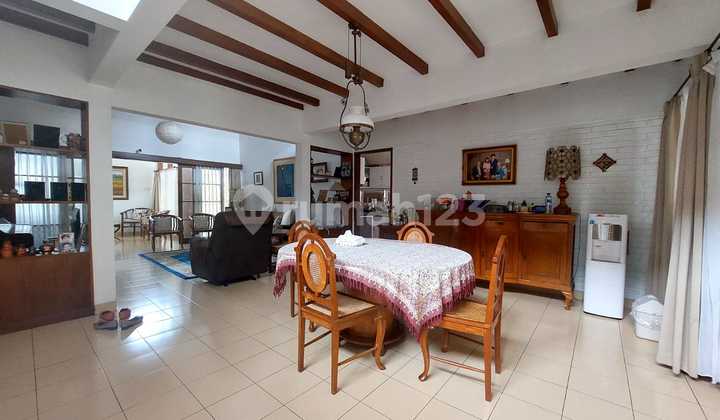 For Quick Sale: Well-Maintained and Lush House in West Cigadung Raya 2