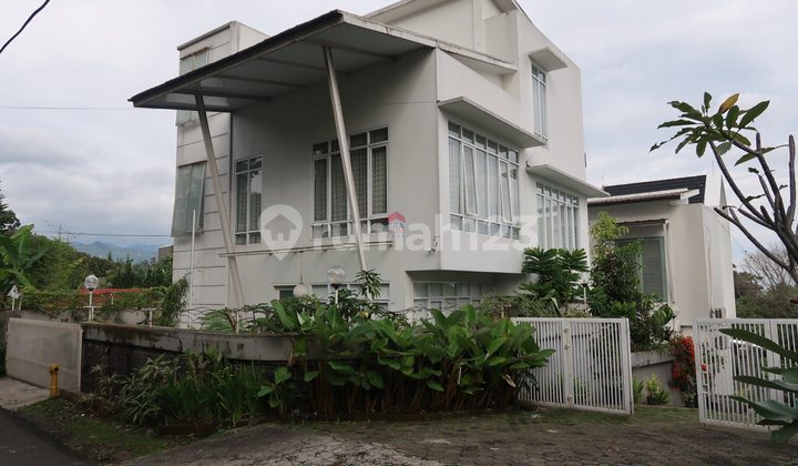 Rumah homey di Dago atas Lokasinya hanya 200 m dari Jalan raya utama Ir H Juanda Rumah homey di Dago atas Lokasinya hanya 200 m dari Jalan raya utama Ir H Juanda