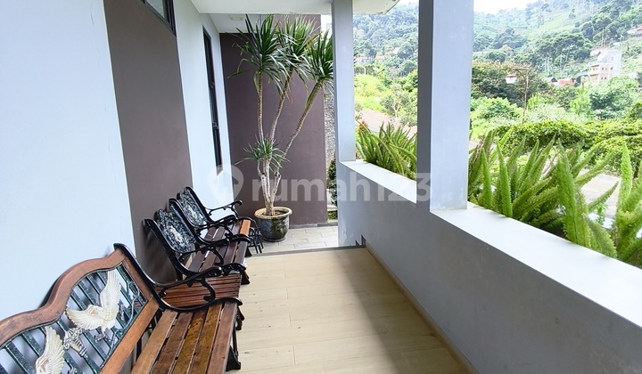 Quick Sale: Fully Furnished Villa House in Dago Pakar Resort