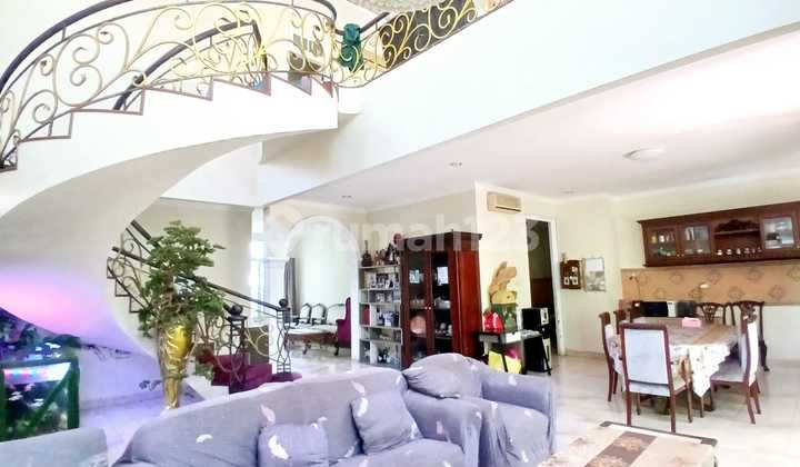 Luxury Good House Close to Toll Access in Cibubur Tourism City Luxury Good House Close to Toll Access in Cibubur Tourism City