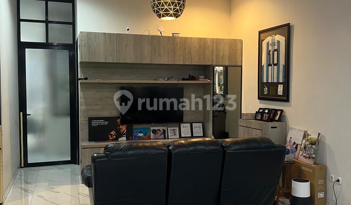 Two-story house, granite floors, move-in ready, strategic location, nice, neat, comfortable, serene.