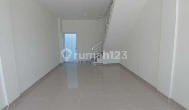 Ruko Gandeng 2 Cikarang Jababeka Strategis Rapi Parkir Luas Kantor Restoran Siap Pakai Ruko Gandeng 2 Cikarang Jababeka Strategis Rapi Parkir Luas Kantor Restoran Siap Pakai