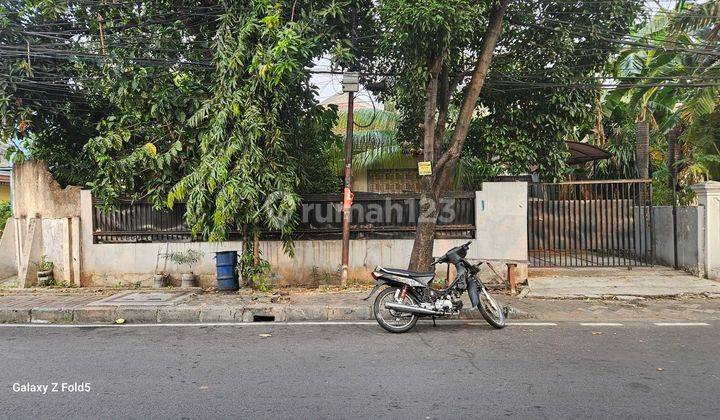 Rumah di Jl Bangunan Barat Strategis 1