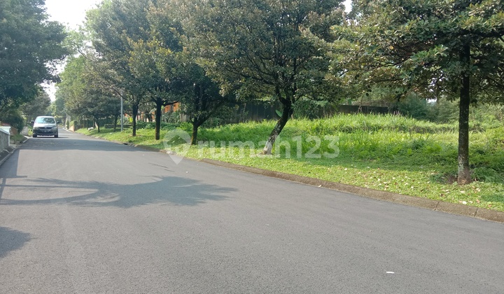 Cheap plot with mountain view next to Sampoerna Academy in Sentul City. Cheap plot with mountain view next to Sampoerna Academy in Sentul City.