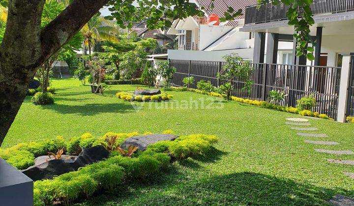 JUAL RUGI rumah mewah 3 lantai samping Danau & taman di Sentul  2