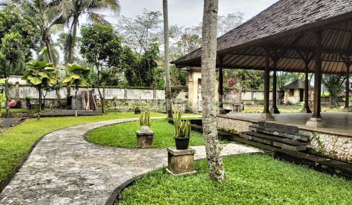 Pendopo & Rumah Classic Posisi Hoek Di Bnr Kota Bogor Jual Murah