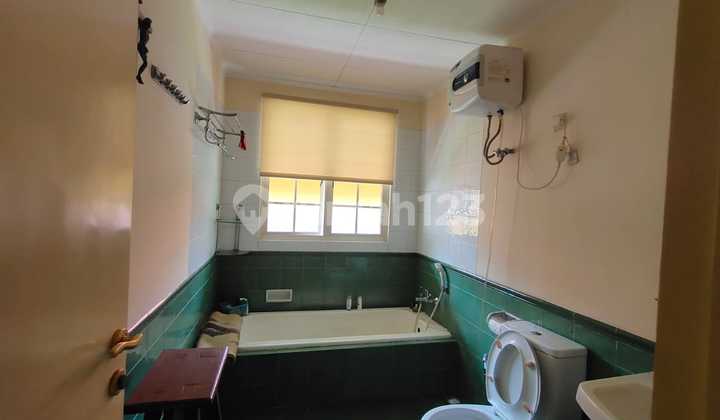 SHM House Fronting Green Area and Close to Lake Kuring Tourism 2