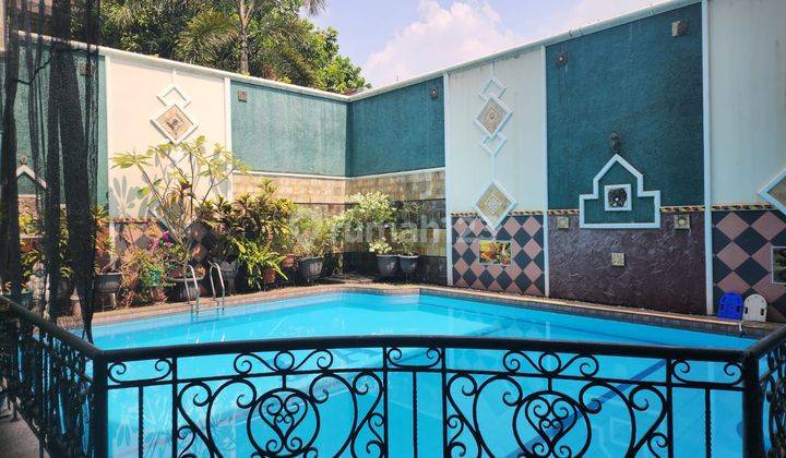 Rumah Cantik Plus Kolam Renang di Raffles Hills Cibubur 2