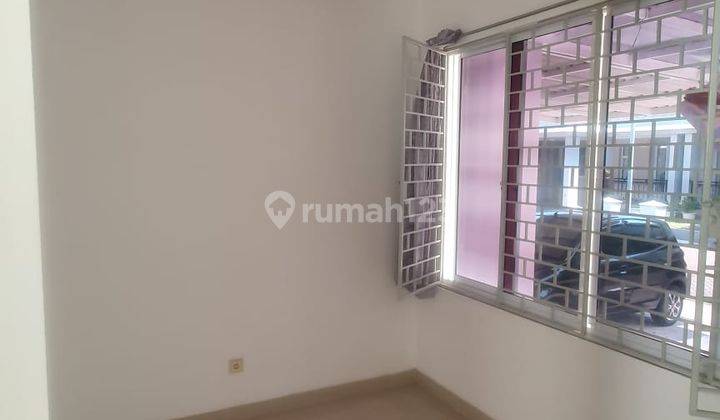 Rumah Cantik 2 Lantai Semi Furnished SHM di Cibubur 2