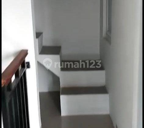 Rumah Cantik Cozy 2 Lantai Murah di Legenda Residence  2