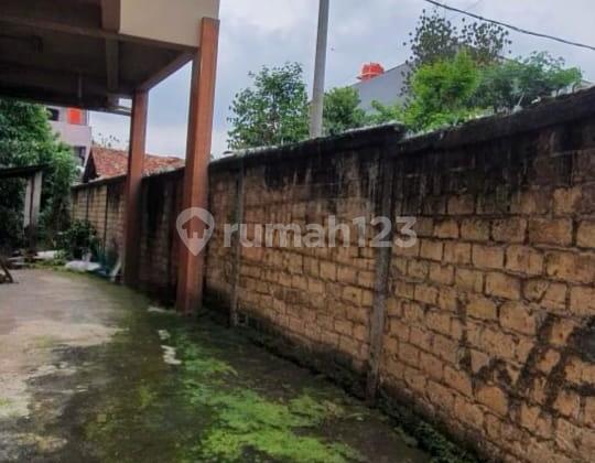 Shop House and House Can Be Used as Warehouse Has Rooftop Beside the Road