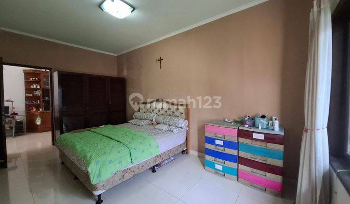 Rumah Asri Cantik 2 Lantai di Cisalak Depok 2