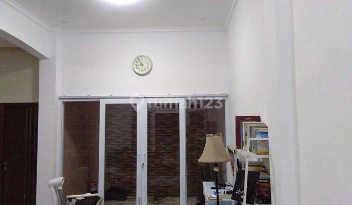 ruang keluarga rumah minimalis siap huni di