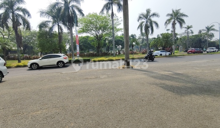 Strategic Shop House in Modernland City