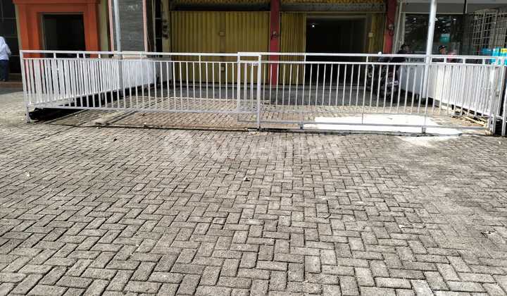 Roadside Cipondoh Row House Shop 2