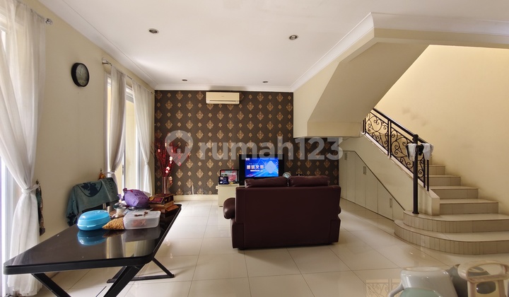 Rumah Premier Golf Residence Kota Modern 2