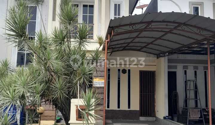 Minimalist Pikardie Cluster in Modern City Minimalist Pikardie Cluster in Modern City