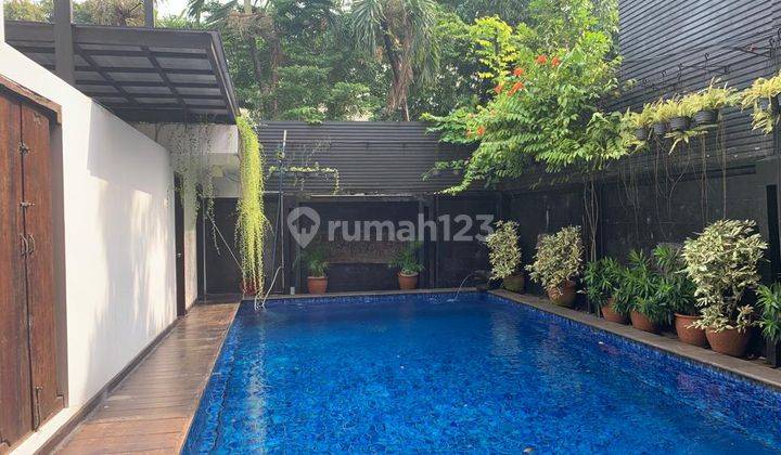 Luxury House in Senopati With BEautifull Rooftop Good For Residential 1