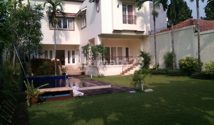 A Luxurious House with Nice backyard and pool in Kemang 2