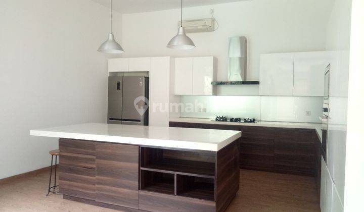 Luxury house in Kemang area ready 2