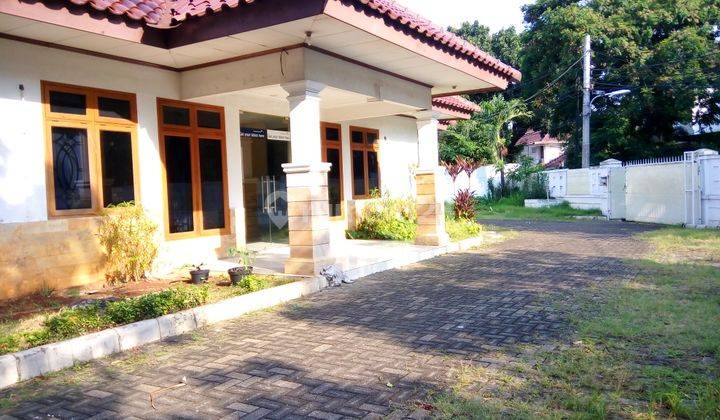 Good house in strategic location of Menteng Jakarta  &#34;The price can be negotiable&#34; 1