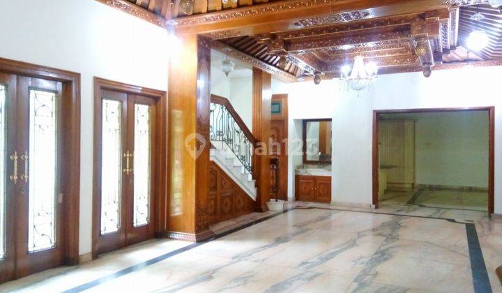 Comfortable and beautiful house in area Menteng for ambassador and others &#34; The Price Can Be Negotiable &#34; 2