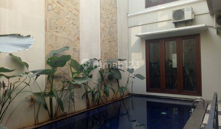 Luxury house in Senayan area 1