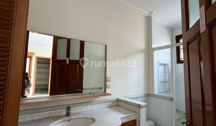 Luxury and huge house suitable for embassy in Senopati area 2