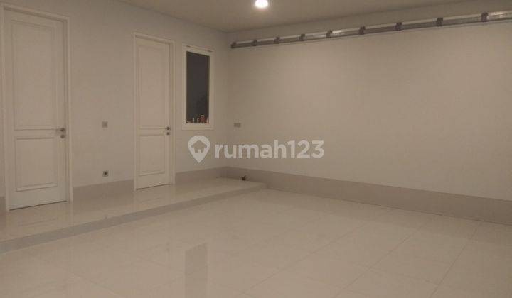 Comfortable and beautiful house In Kebayoran Baru area for expatriat and others "The price can be negotiable" 2