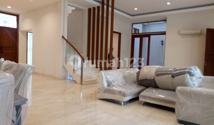 Rumah mewah di area Kemang siap disewa