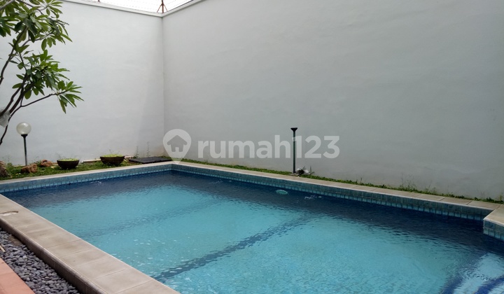 Luxury and Private House in Permata Hijau ready for rent 1