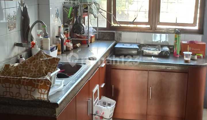 Dijual Ruko Multi Fungsi Tomang 3 Lantai 9