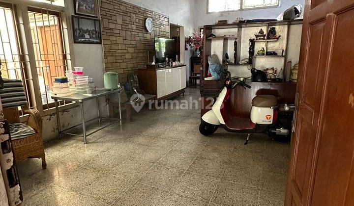 Dijual Rumah Tua Mandala Tomang Hadap Timur Utara 1