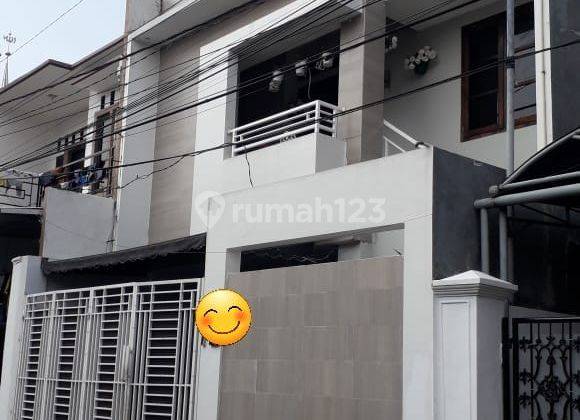 Rumah 3 Lantai Kemanggisan Dekat Binus Jakbar 1