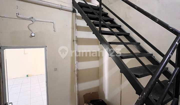 For Sale L-Shaped Shop House on KS Tubun Pertamburan 2